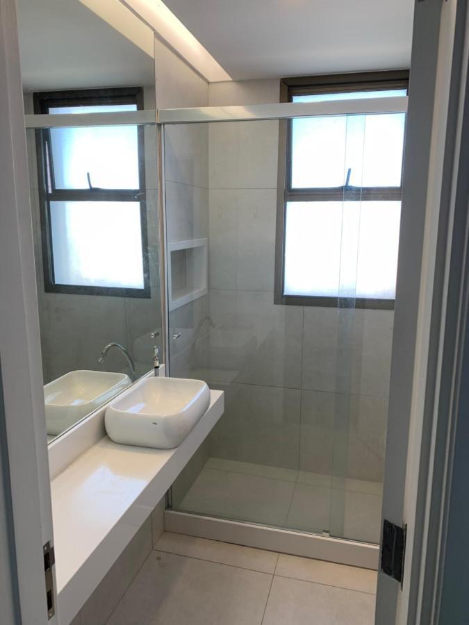 Flat Com 65 Metros; Sala; Duas Suites; Cozinha Recem-Reformado Rio de Janeiro Eksteriør billede